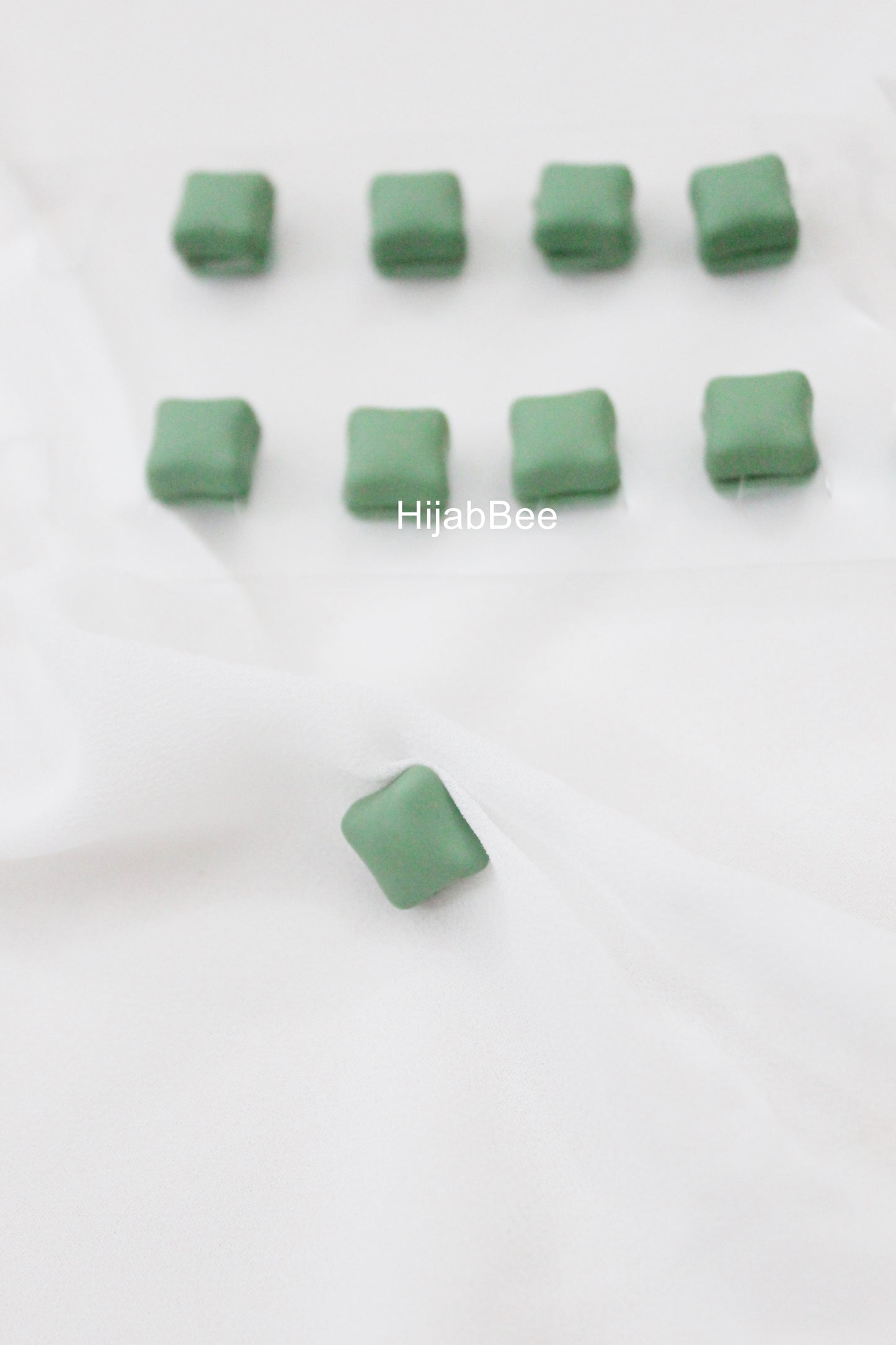 SQUARE MAGNET PIN - EMERALD