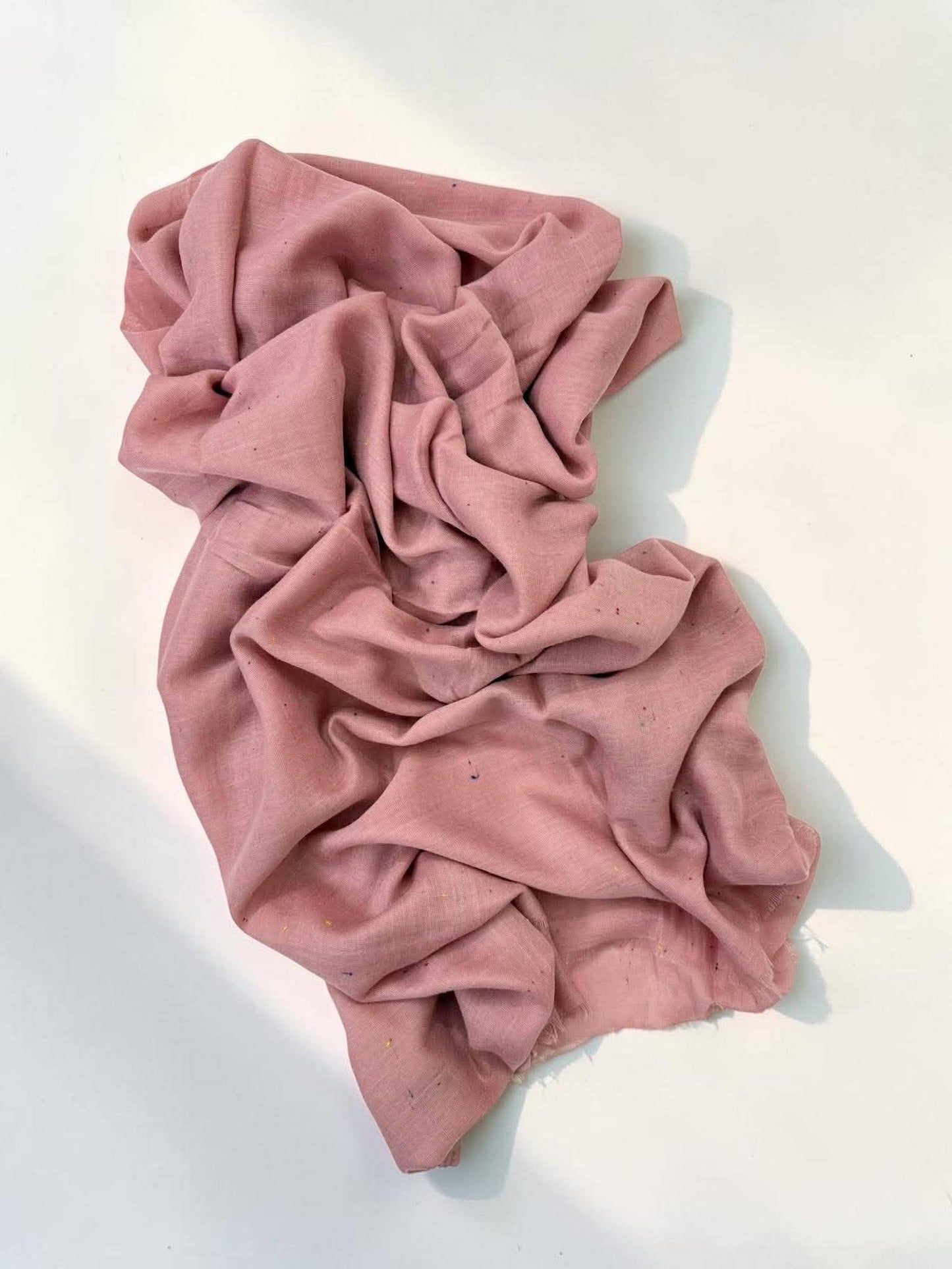 Dotted lawn - Tea pink