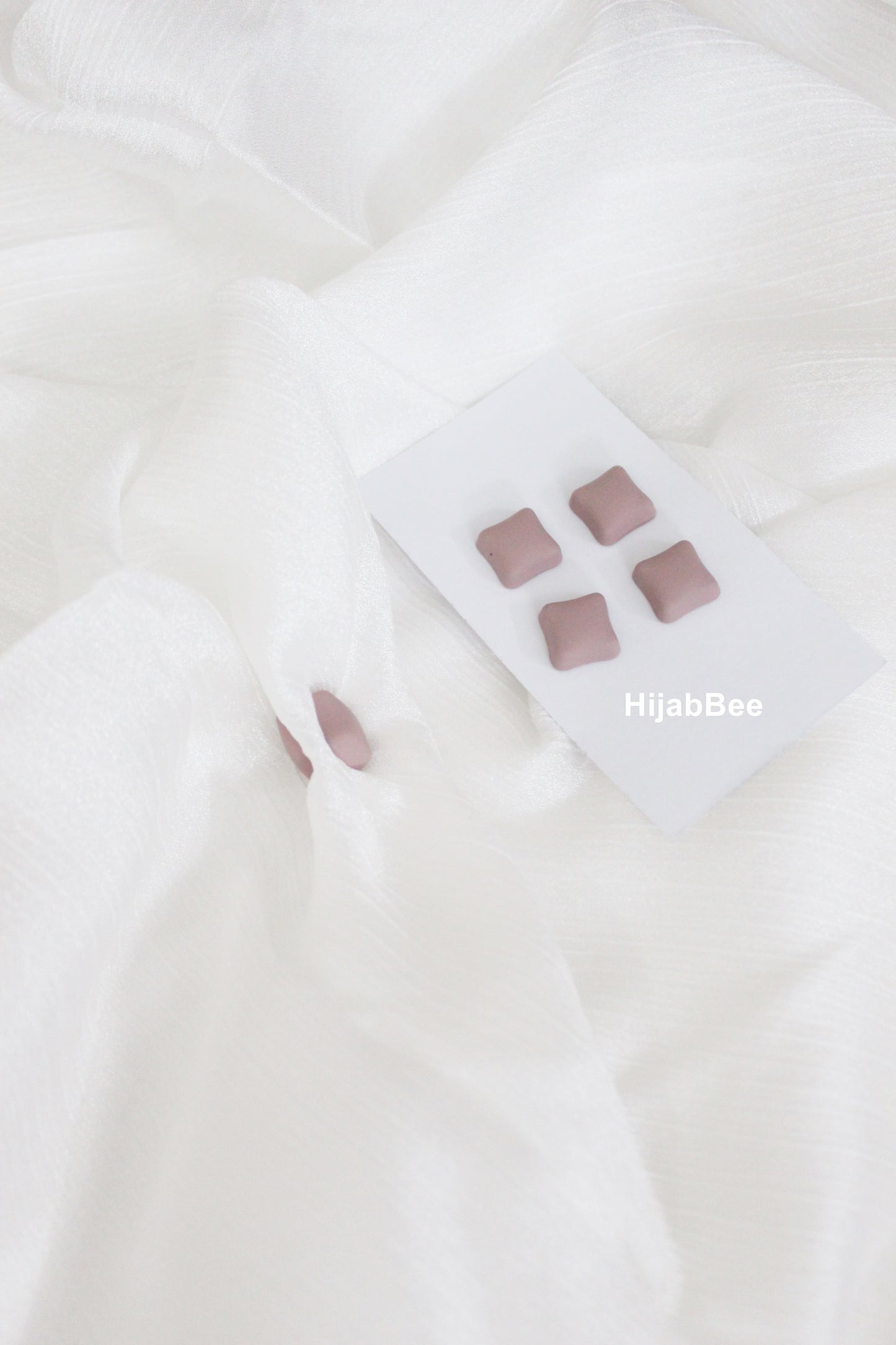 SQUARE MAGNET PIN - PINKISH BEIGE