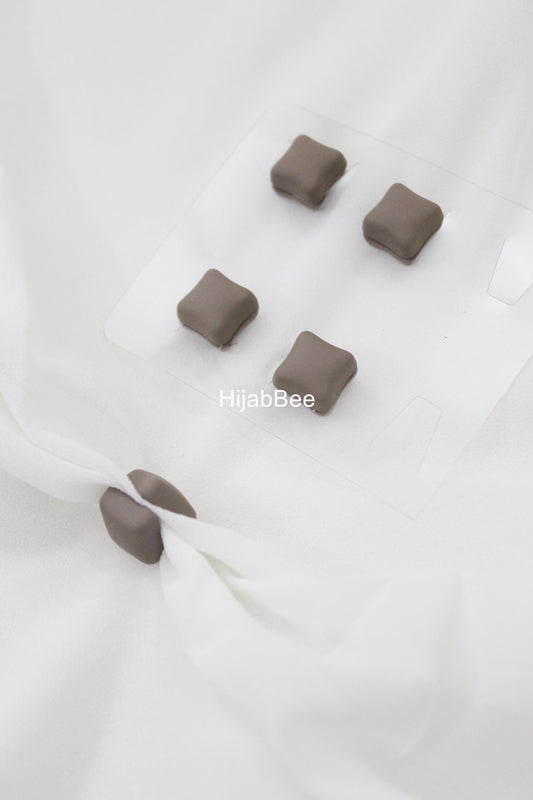 SQUARE MAGNET PIN - MOCHA